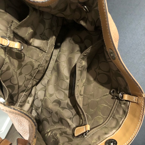 Coach purse - Picture 3 of 3